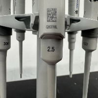 Eppendorf Research Plus Single Channel Pipettes and Stand image 2